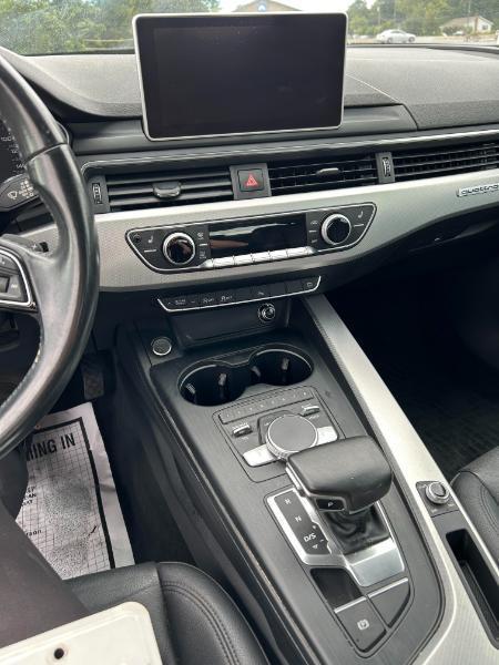 Audi A4 2.0T Premium quattro Sedan 2017