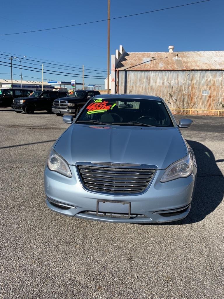 Chrysler 200 Touring 2012