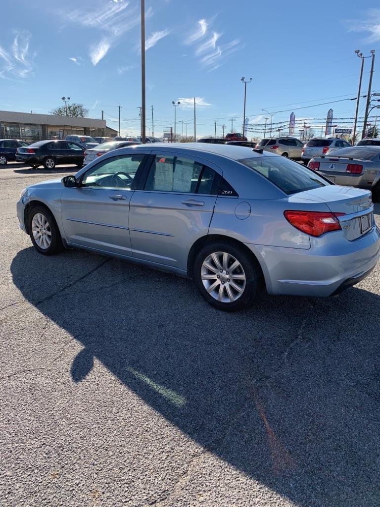 Chrysler 200 Touring 2012