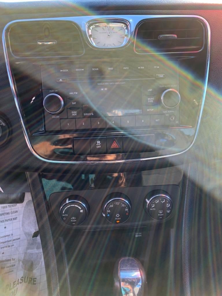 Chrysler 200 Touring 2012