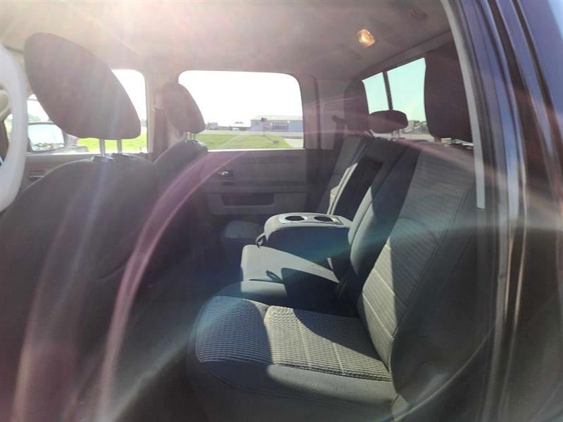 Dodge 1500 SLT Crew Cab 2WD 2012