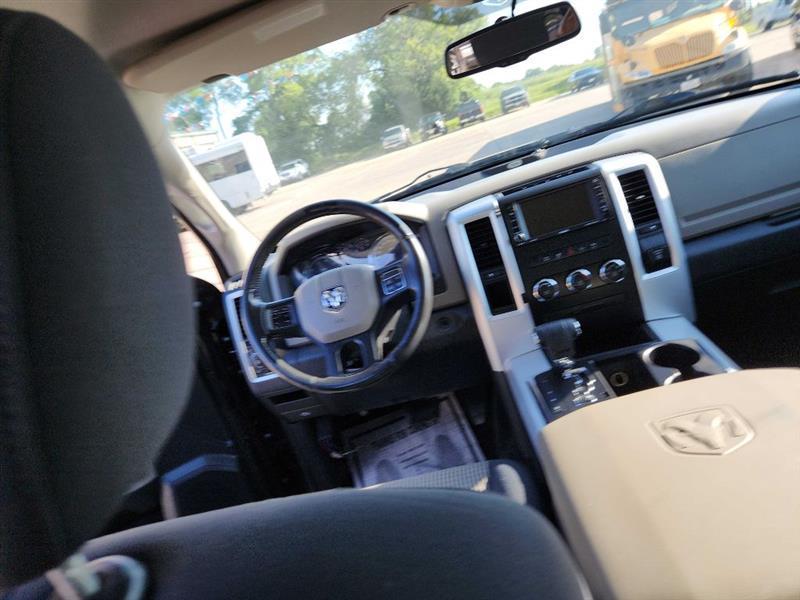 Dodge 1500 SLT Crew Cab 2WD 2012