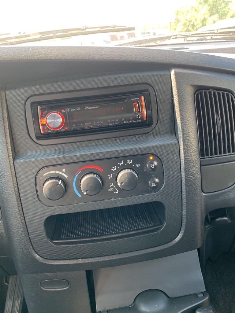 Dodge Ram 1500 ST Quad Cab 2WD 2004