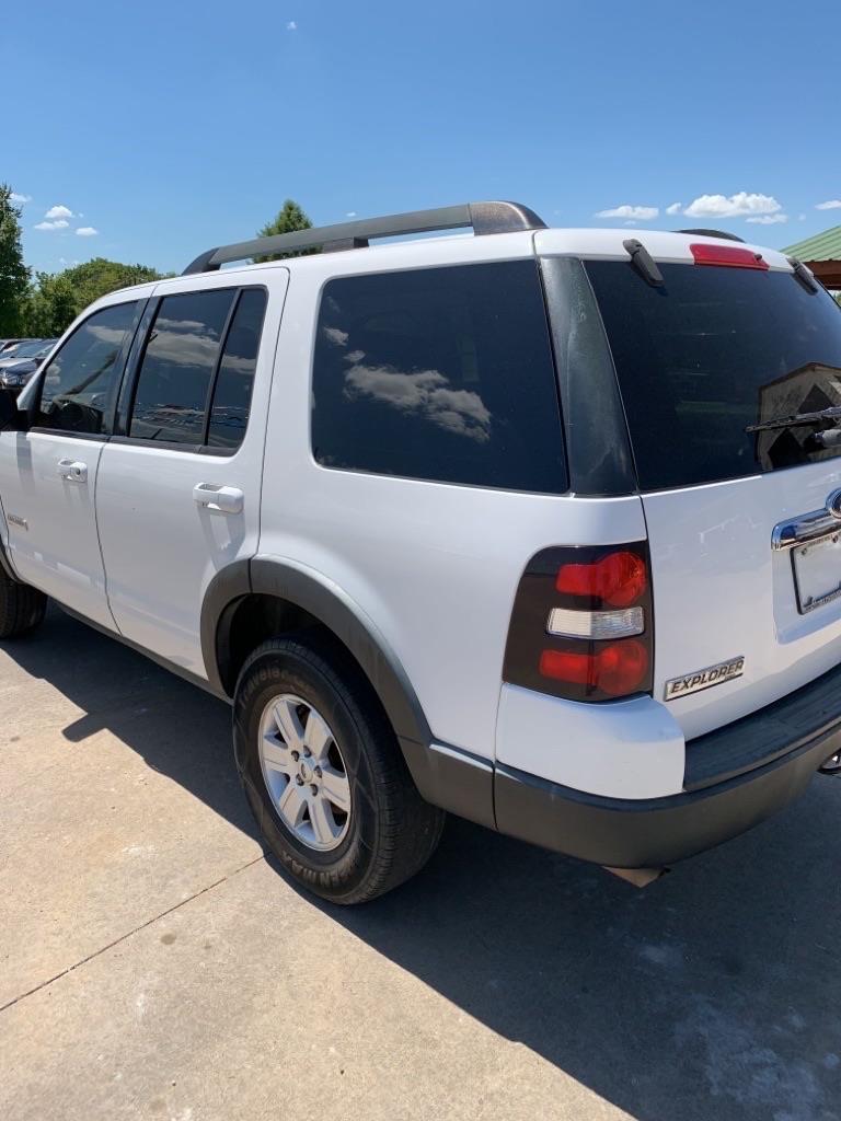 Ford Explorer XLT 4.0L 2WD 2007