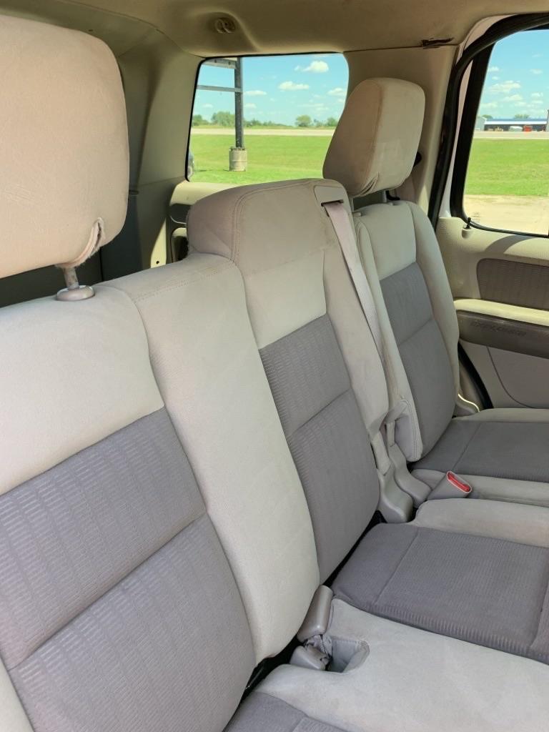 Ford Explorer XLT 4.0L 2WD 2007