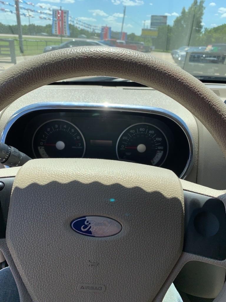 Ford Explorer XLT 4.0L 2WD 2007