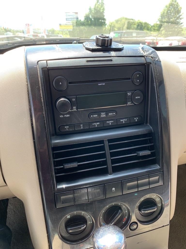 Ford Explorer XLT 4.0L 2WD 2007