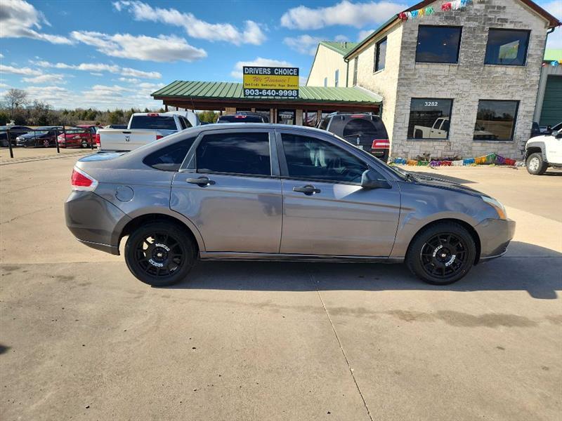 Ford Focus SE Sedan 2010