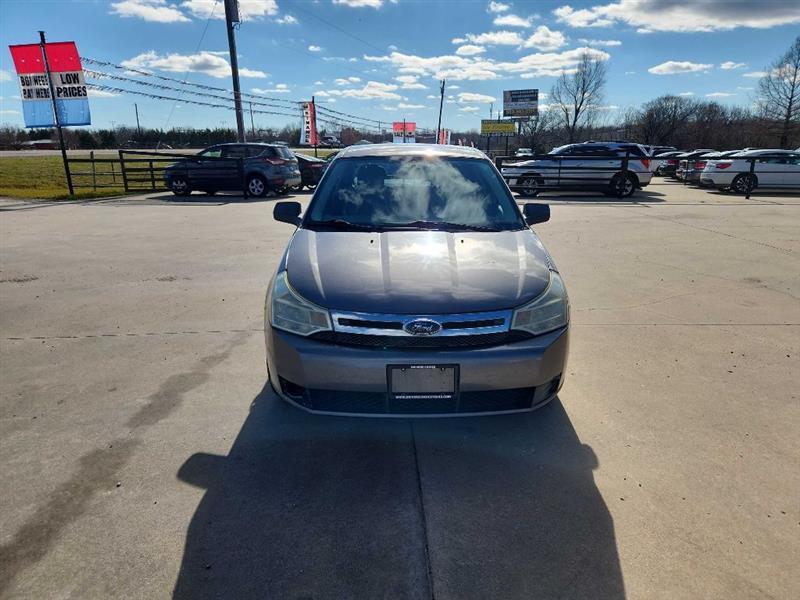 Ford Focus SE Sedan 2010