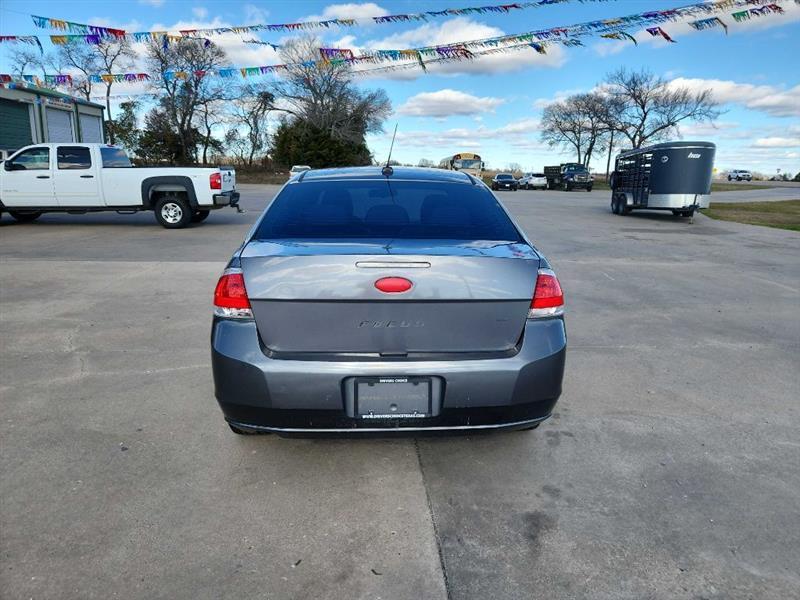 Ford Focus SE Sedan 2010
