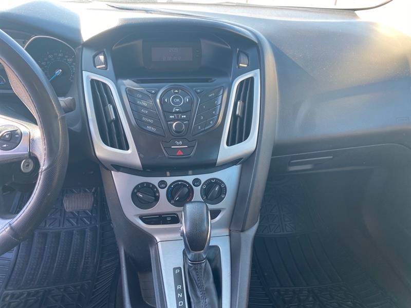 Ford Focus SE Sedan 2012