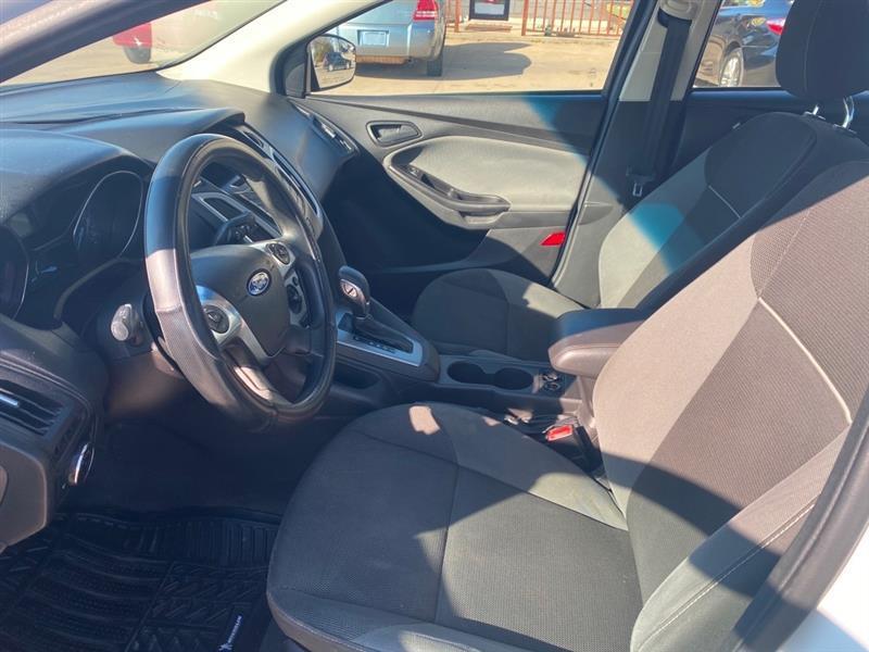 Ford Focus SE Sedan 2012