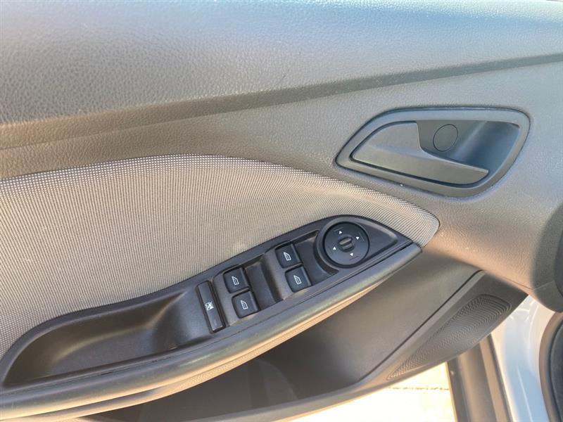 Ford Focus SE Sedan 2012