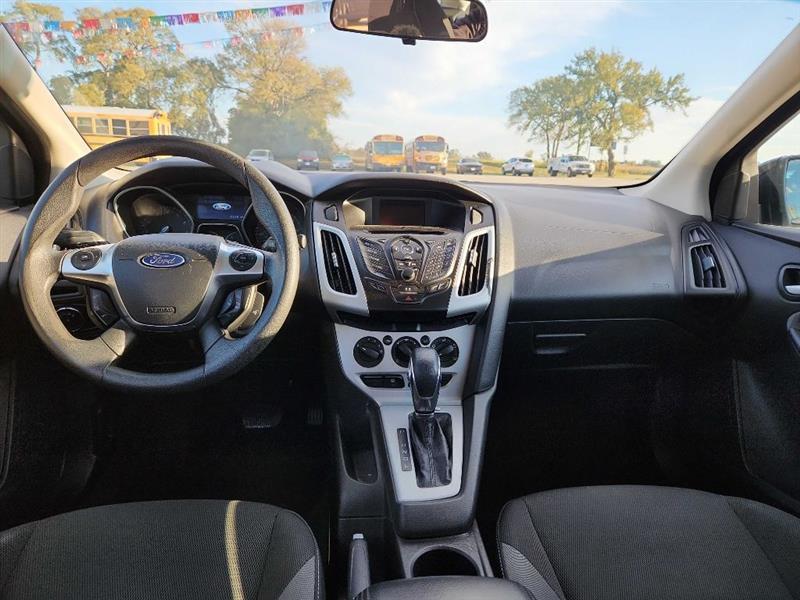 Ford Focus SE Sedan 2013