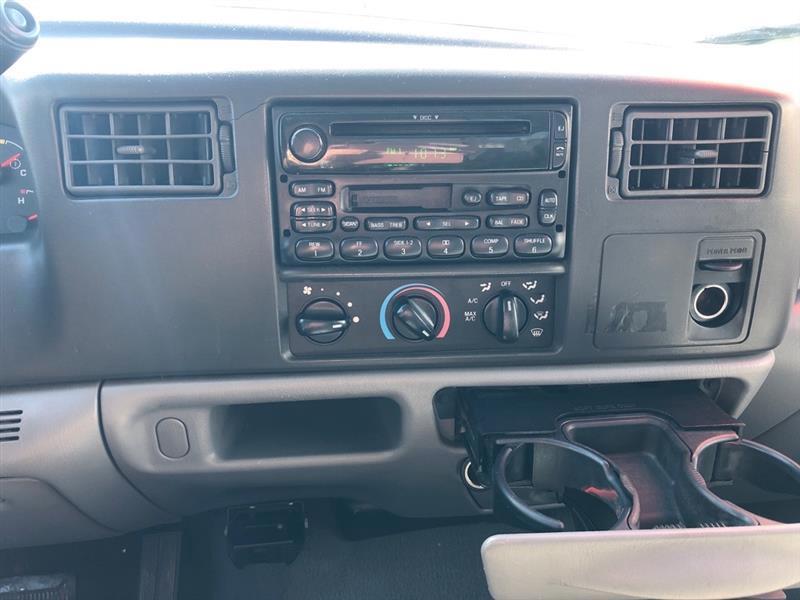 Ford F-350 SD XL Crew Cab Long Bed 2WD 2004