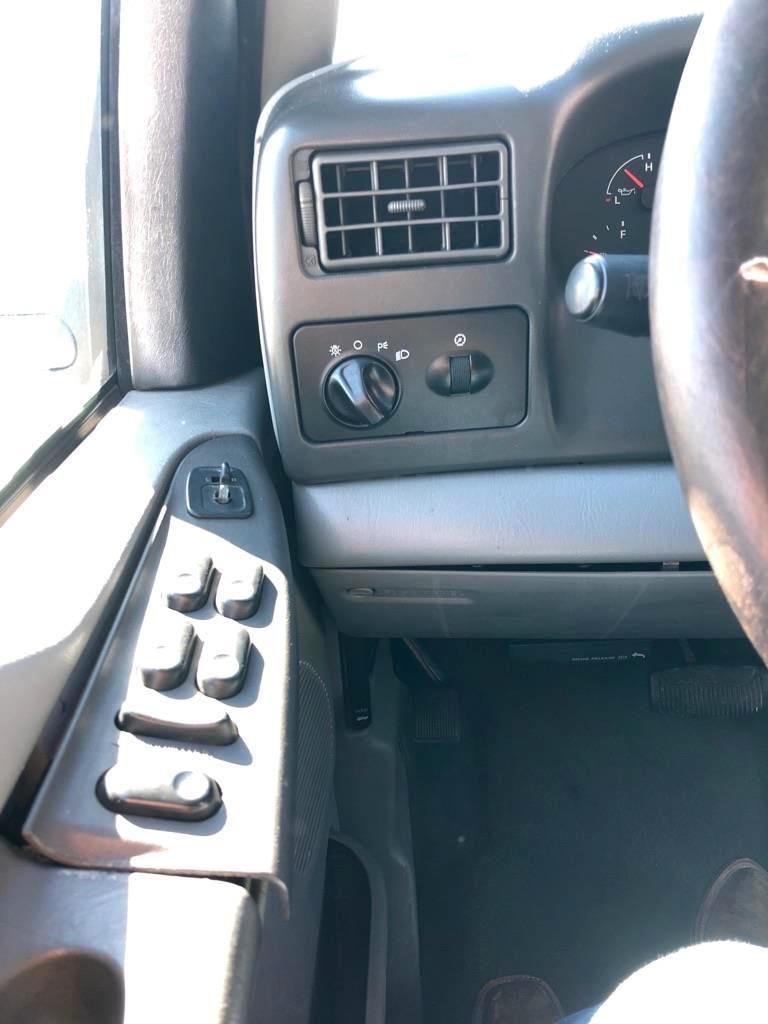 Ford F-350 SD XL Crew Cab Long Bed 2WD 2004