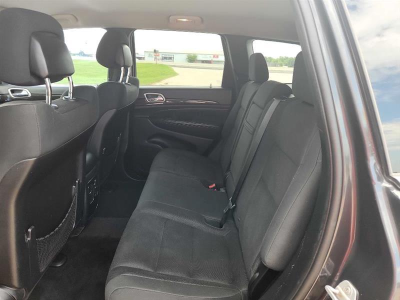 Jeep Grand Cherokee Laredo 2WD 2011