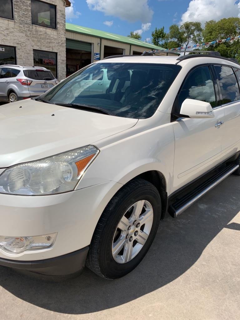 Chevrolet Traverse 2LT FWD 2011