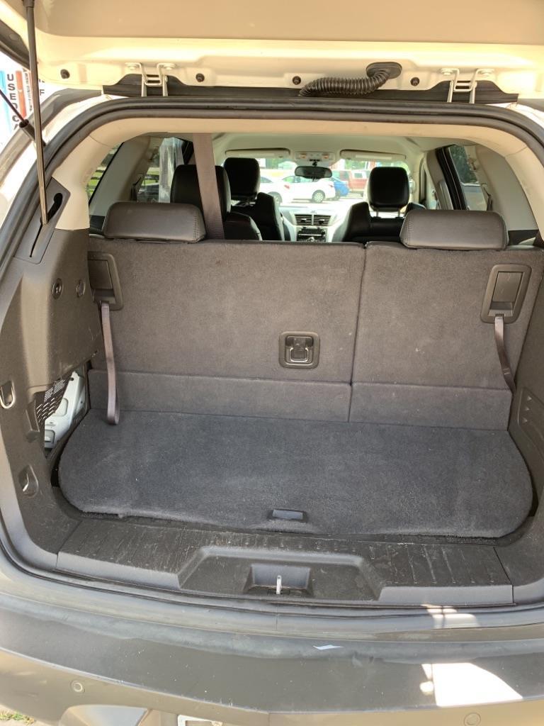 Chevrolet Traverse 2LT FWD 2011