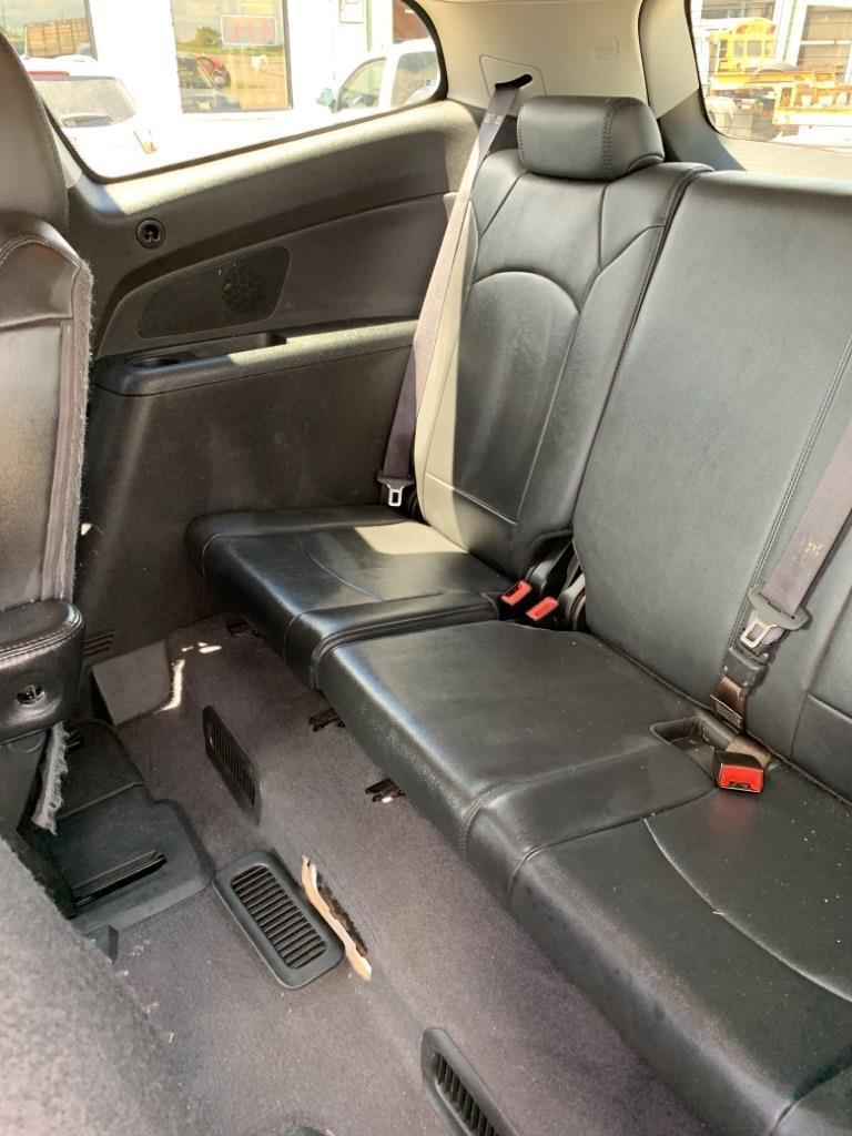 Chevrolet Traverse 2LT FWD 2011