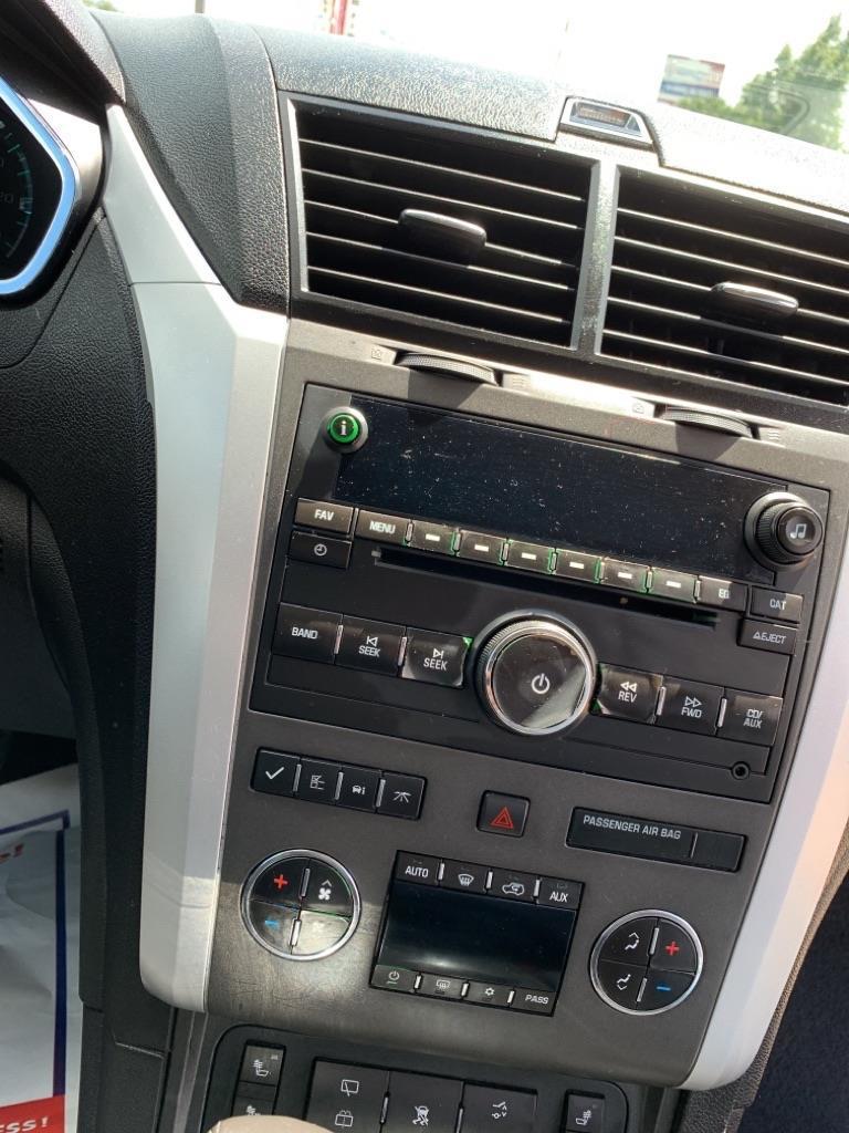 Chevrolet Traverse 2LT FWD 2011