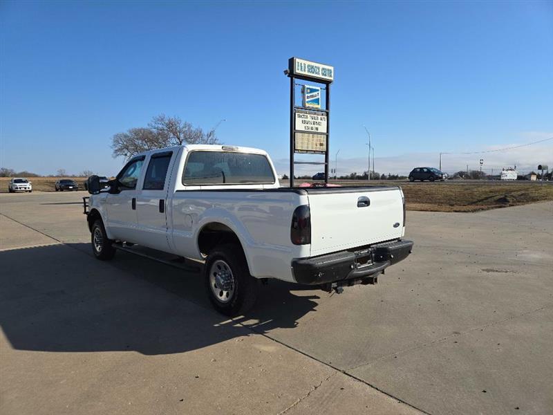 Ford F-250 SD XL Crew Cab 4WD 2006