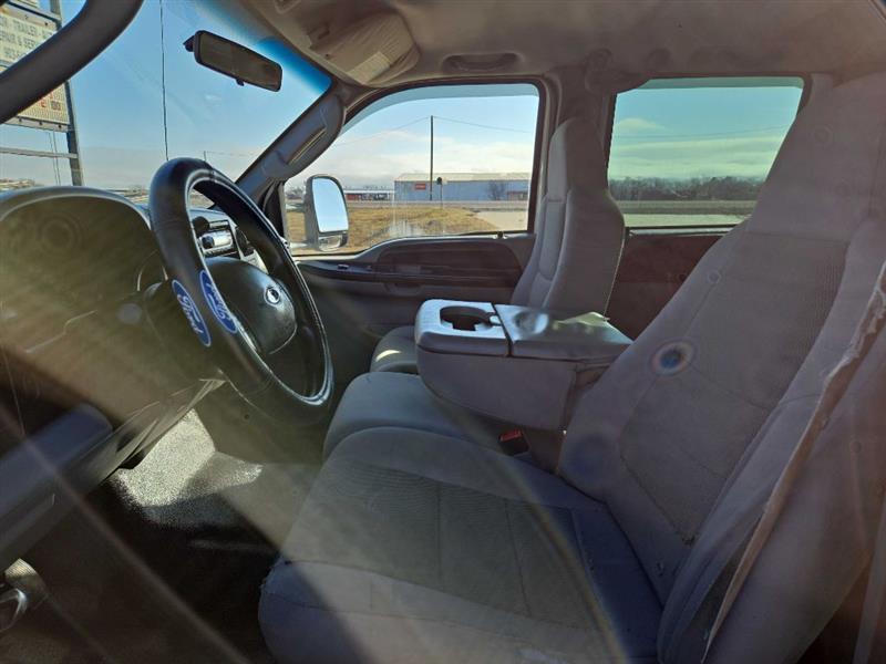 Ford F-250 SD XL Crew Cab 4WD 2006