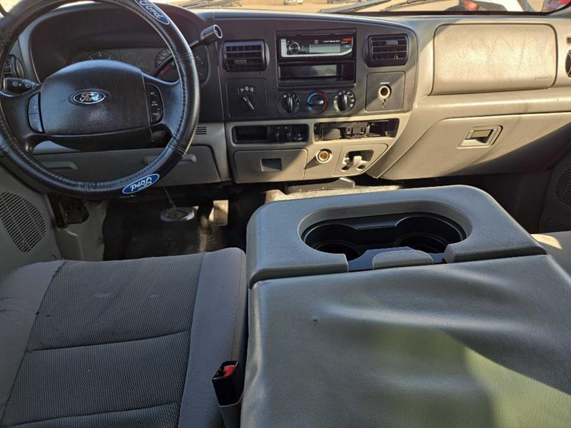 Ford F-250 SD XL Crew Cab 4WD 2006