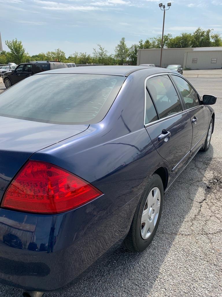 Honda Accord LX sedan AT 2006