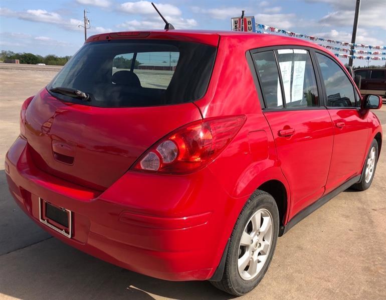 Nissan Versa 1.8 S Hatchback 2009