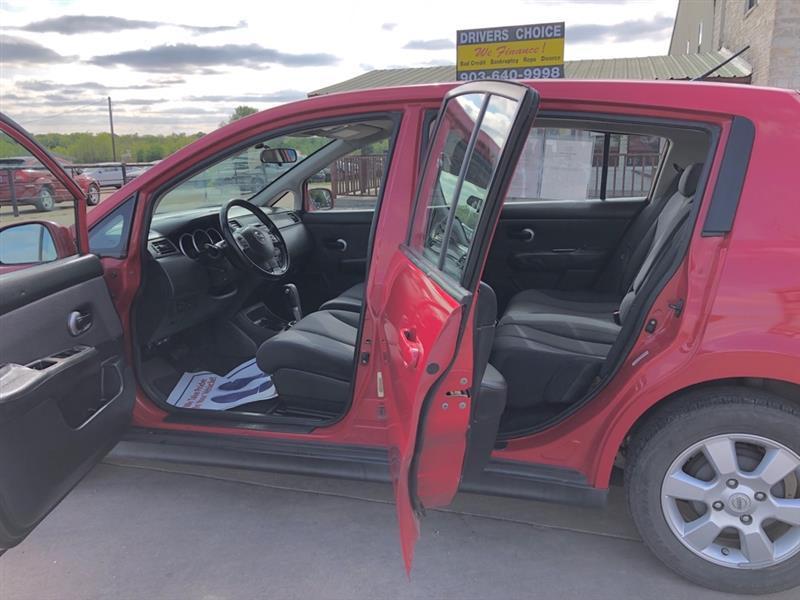 Nissan Versa 1.8 S Hatchback 2009