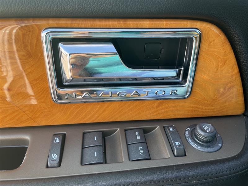 Lincoln Navigator L 4WD 2012