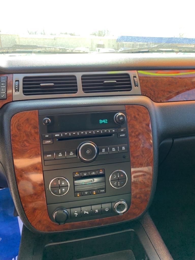 Chevrolet Suburban LS 1500 2WD 2008