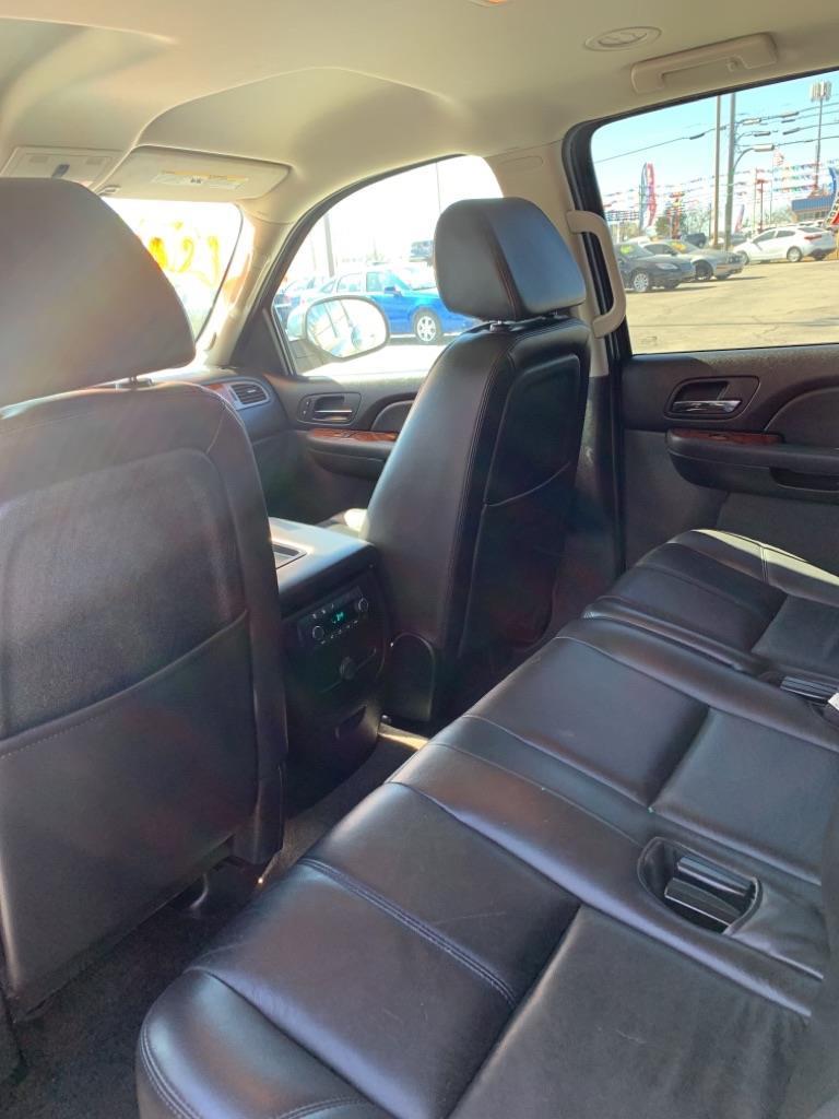 Chevrolet Suburban LS 1500 2WD 2008