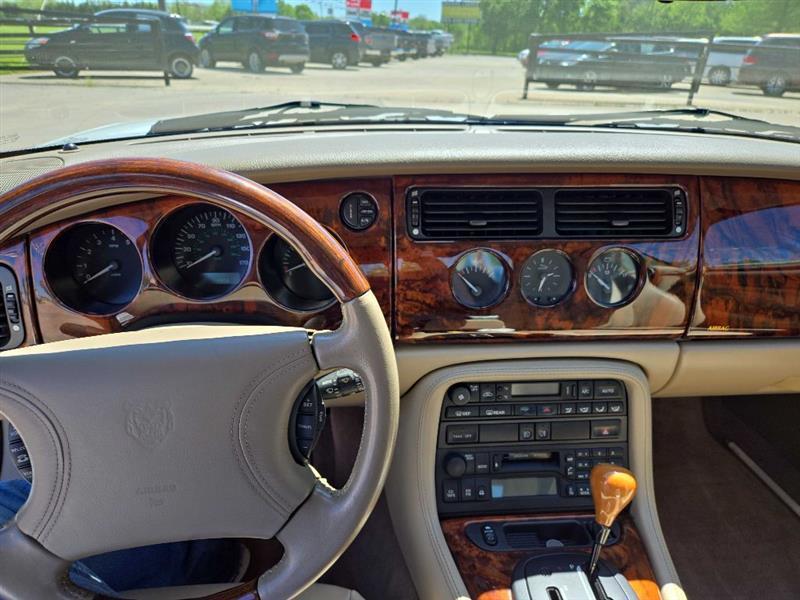 Jaguar XK8 Convertible 2000