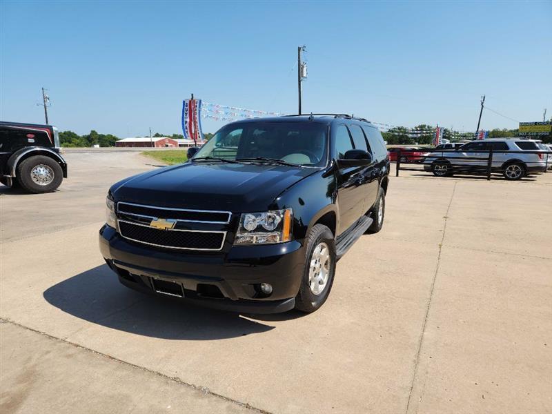 Chevrolet Suburban LT 1500 2WD 2011