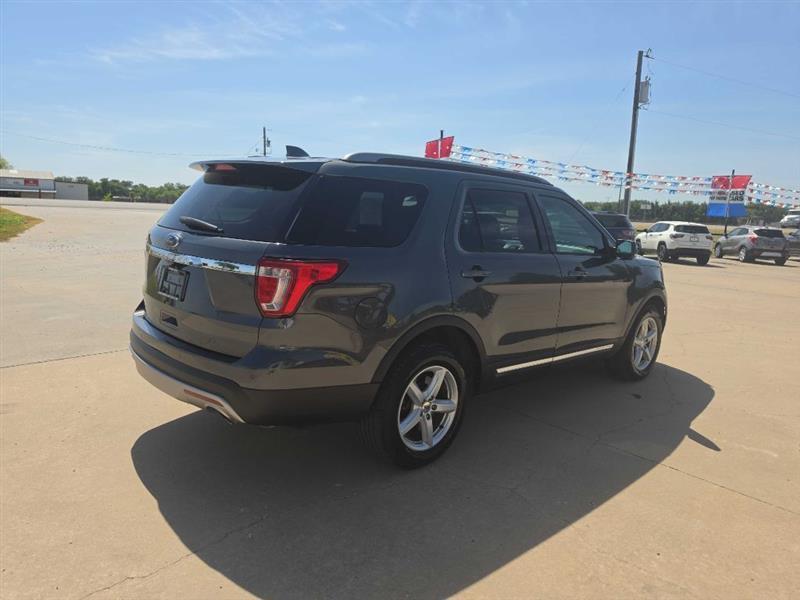 Ford Explorer XLT 4WD 2017