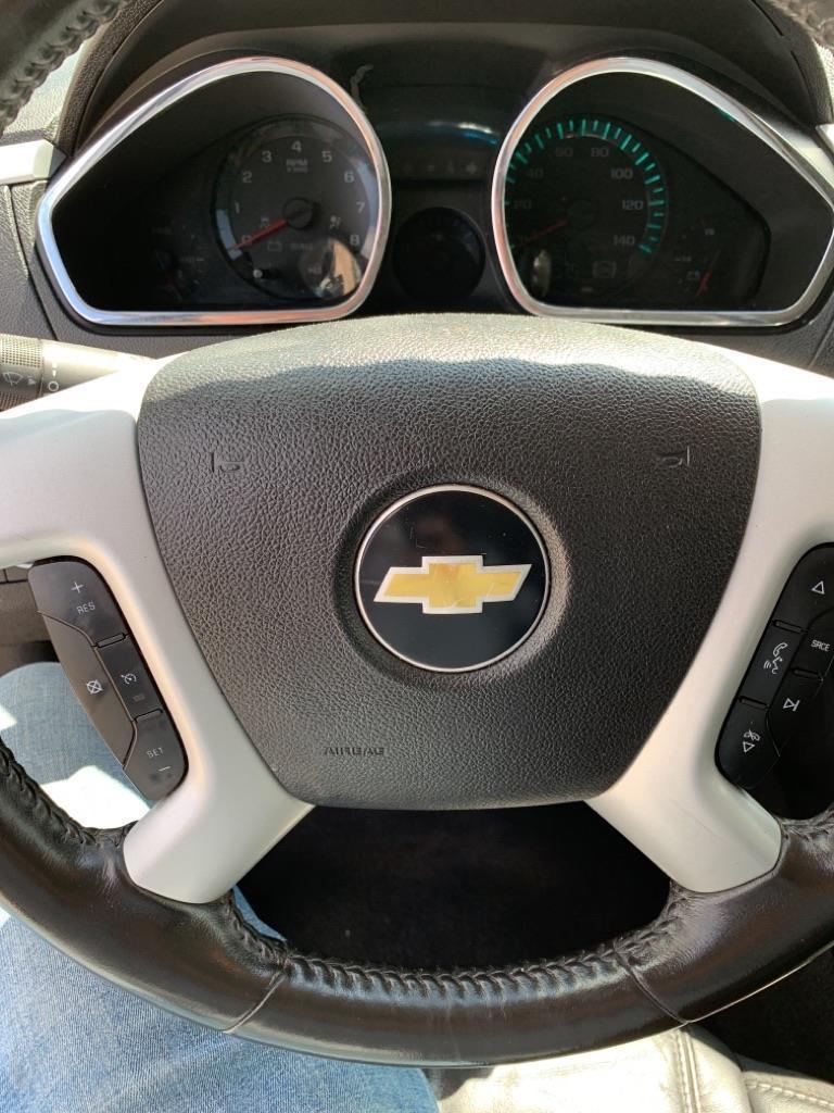 Chevrolet Traverse 2LT FWD 2011