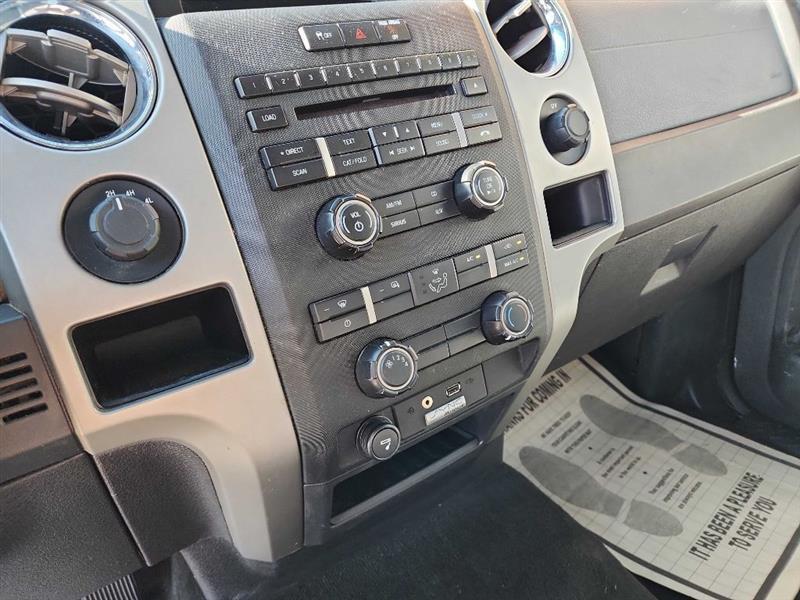 Ford F-150 XL SuperCab 8-ft. Bed 4WD 2012