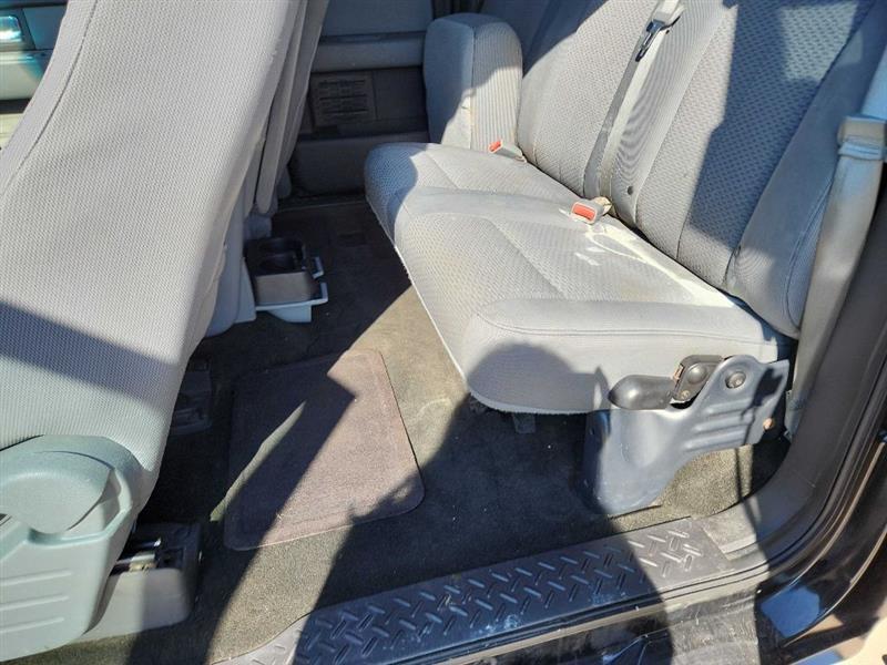 Ford F-150 XL SuperCab 8-ft. Bed 4WD 2012