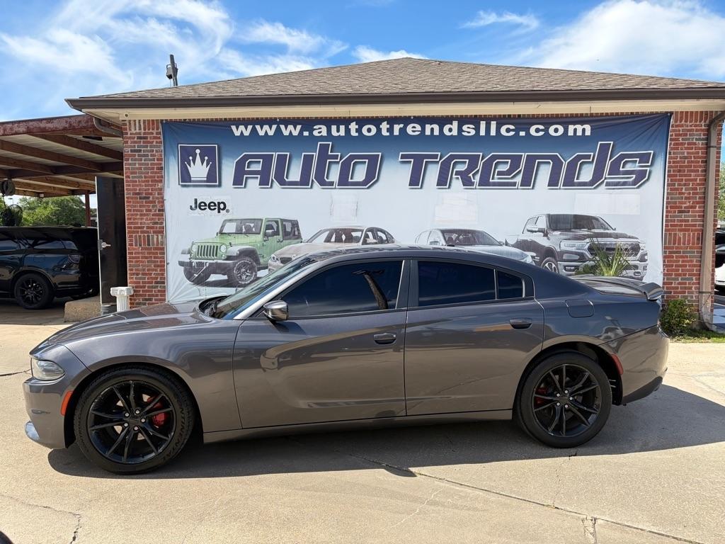 2019 Dodge Charger SXT's photo