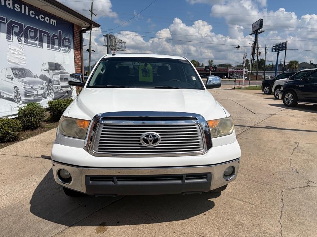 Toyota Tundra photo 2