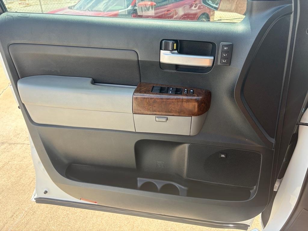 Toyota Tundra photo 7