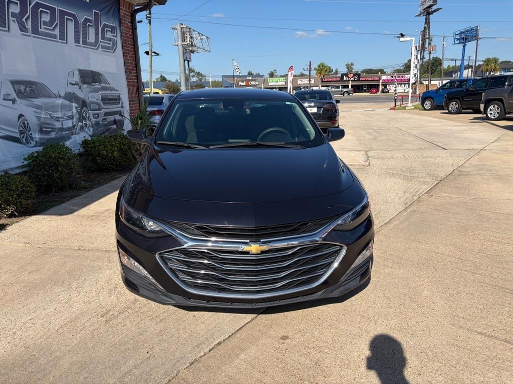 Chevrolet Malibu photo 2