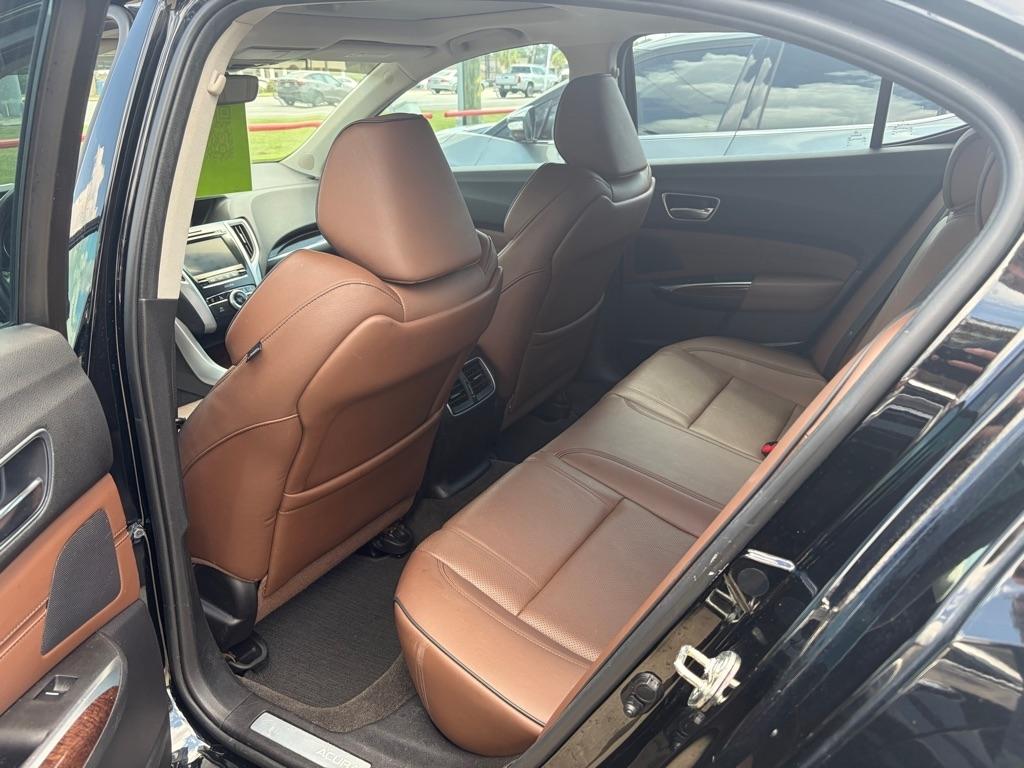 Acura TLX photo 9