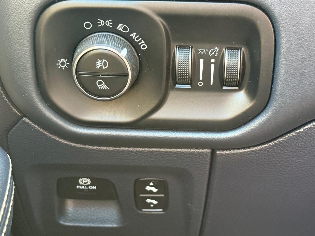 RAM 1500 Limited Crew Cab SWB 4WD 2019