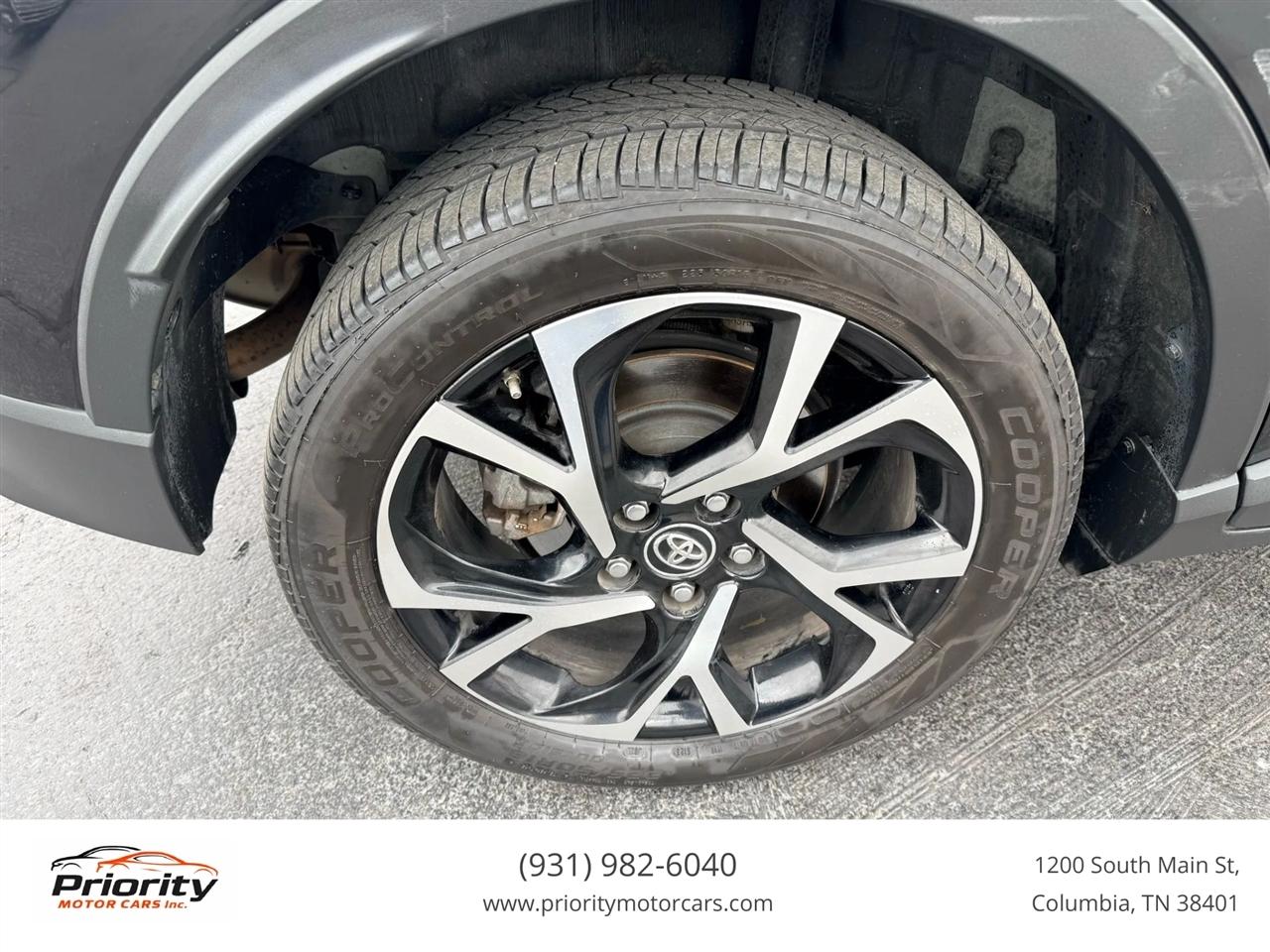 Toyota C-HR XLE 2019