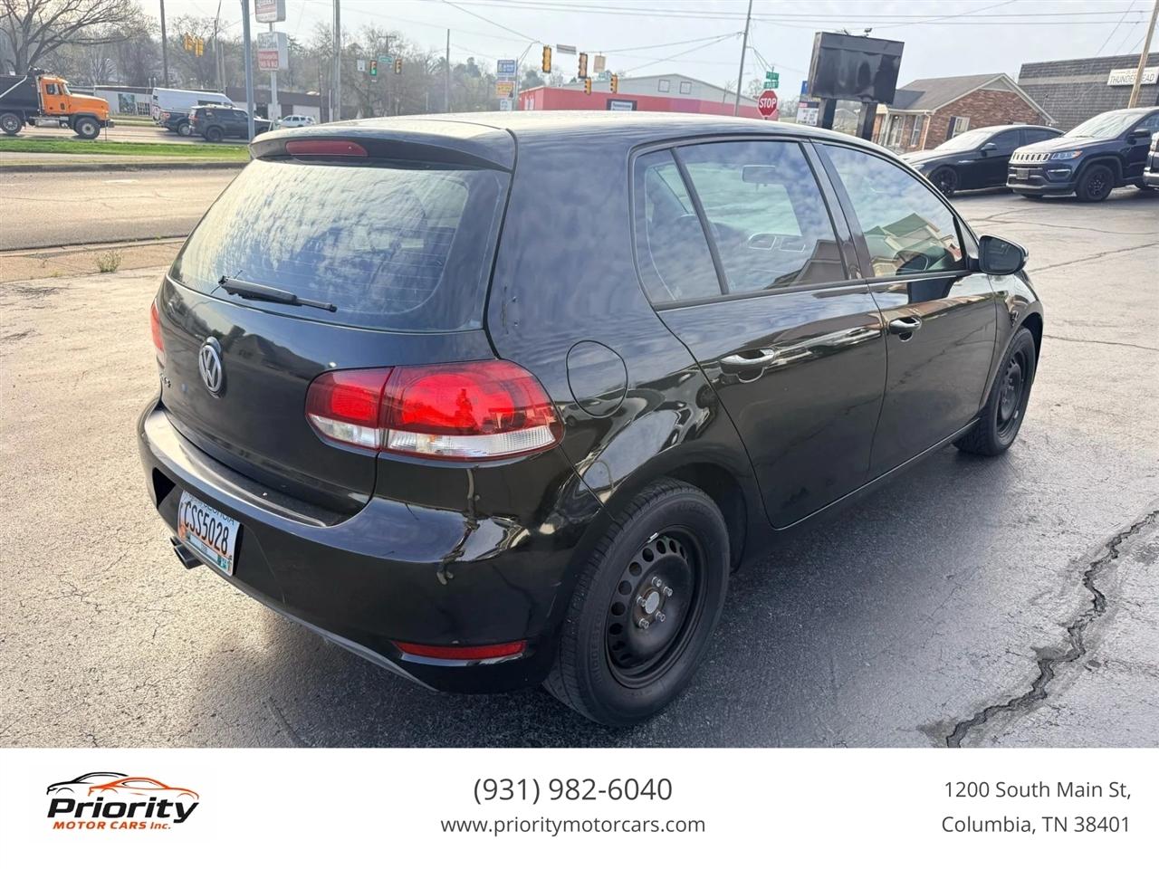 Volkswagen Golf 2.5L 4-Door 2011