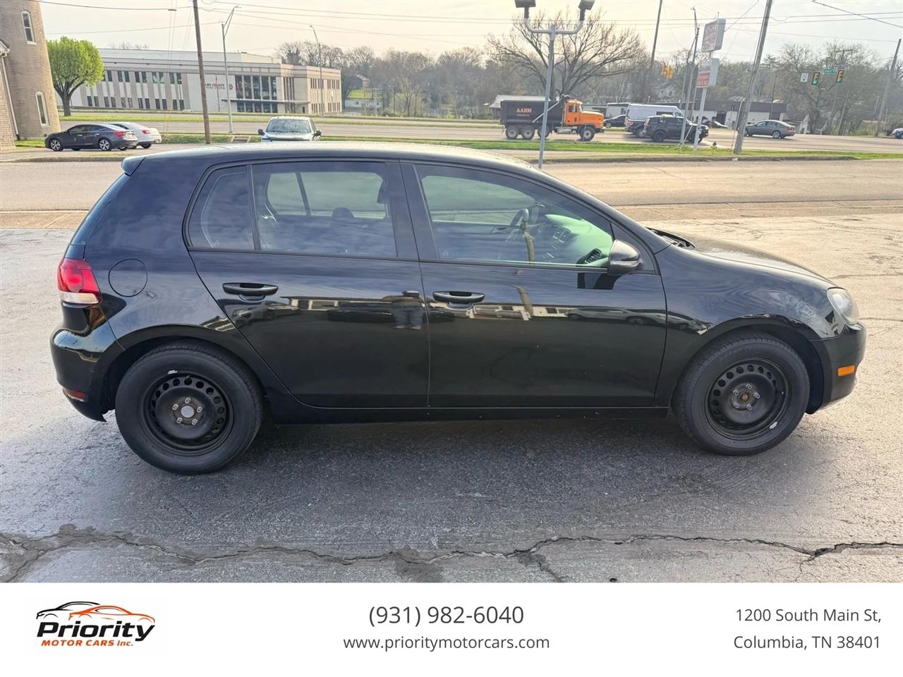 Volkswagen Golf 2.5L 4-Door 2011