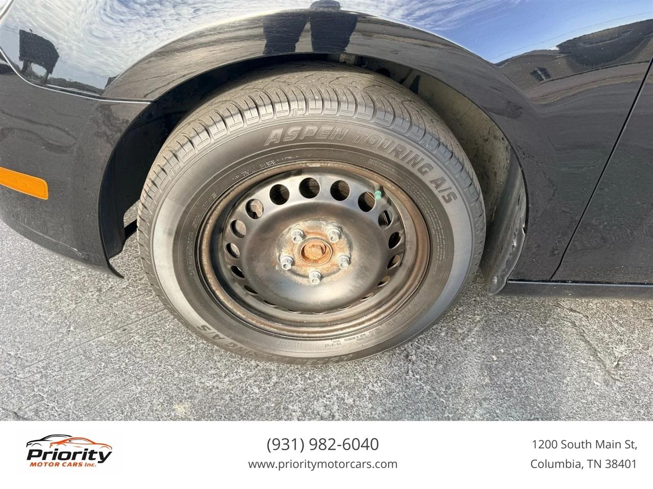 Volkswagen Golf 2.5L 4-Door 2011